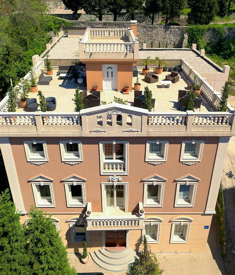 Shangri La Mansion โมสตาร์ ภายนอก รูปภาพ