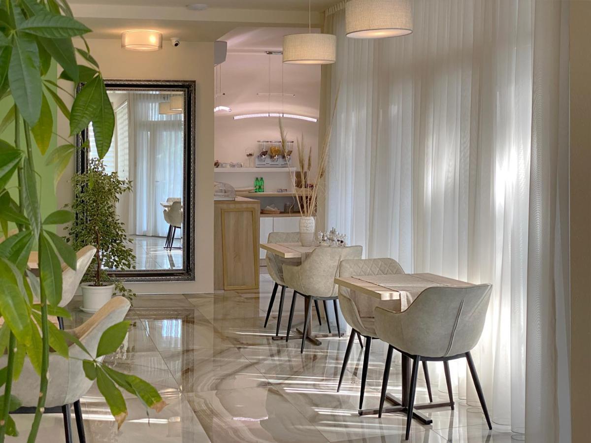 Shangri La Mansion โมสตาร์ ภายนอก รูปภาพ