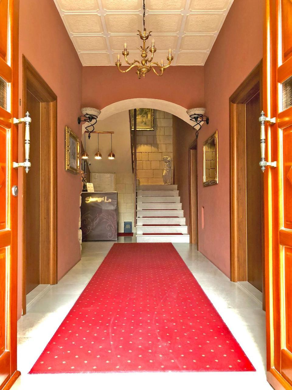 Shangri La Mansion โมสตาร์ ภายนอก รูปภาพ